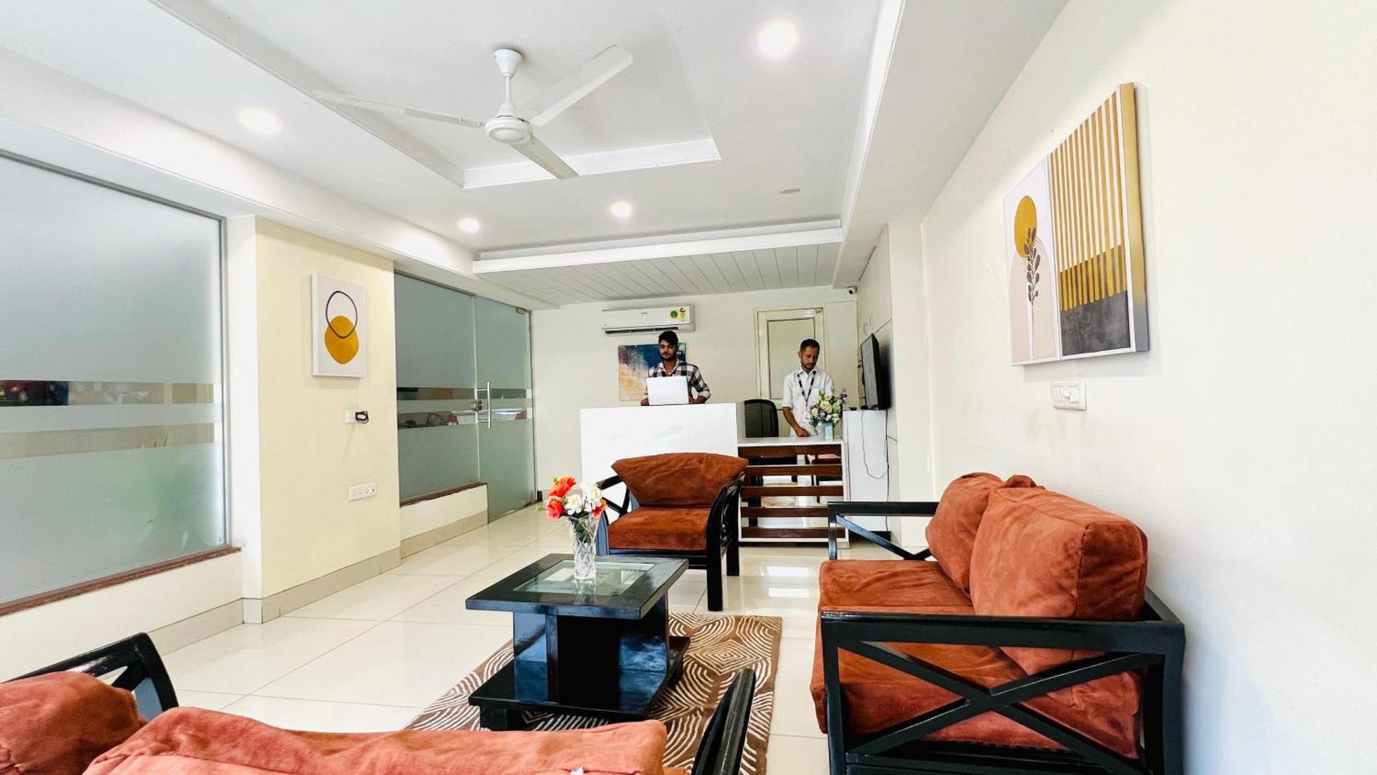 Bluo Studio4 Golf Course Road - Gym, Balcony, Lift Gurgaon Exterior photo
