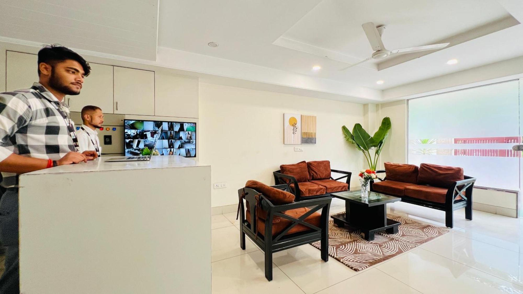 Bluo Studio4 Golf Course Road - Gym, Balcony, Lift Gurgaon Exterior photo