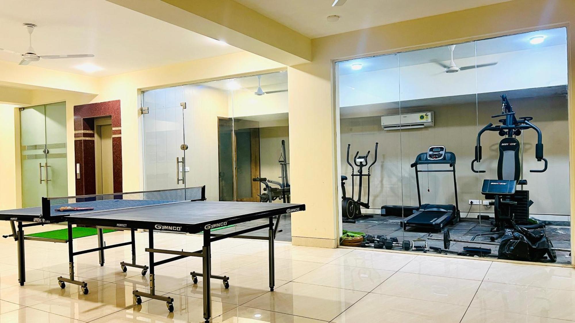 Bluo Studio4 Golf Course Road - Gym, Balcony, Lift Gurgaon Exterior photo